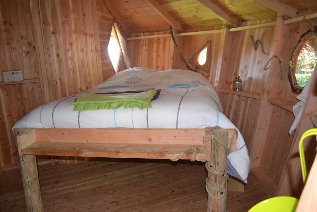 Cabanes Et Yourtes De La Vallee De L'Ance Ξενοδοχείο Sauvessanges Δωμάτιο φωτογραφία